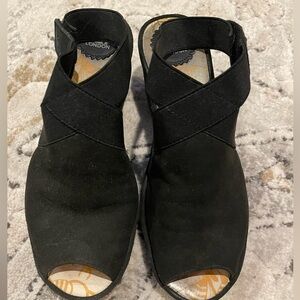 Fly London comfort shoe black suede